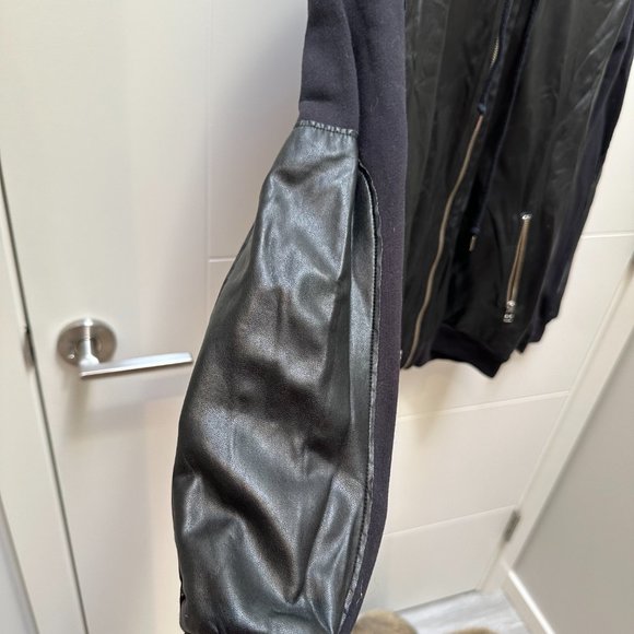 Aritzia Wilfred Free Dree Hoodie Black - Picture 3 of 5